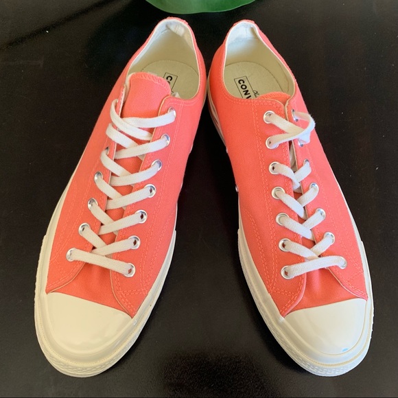 Low top Converse sneakers - Picture 2 of 3
